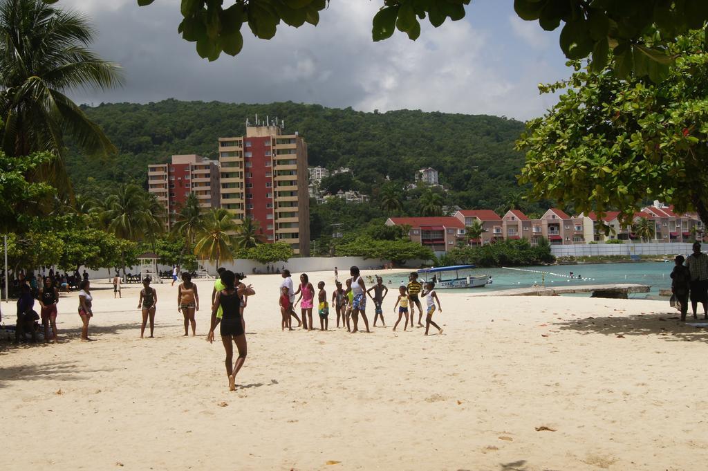 Appartamento Alva Mae Ocho Rios Esterno foto